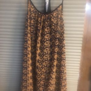 NAVY AND GOLD DESIGN TOL WITH ADJUSTABLE STRAPS.